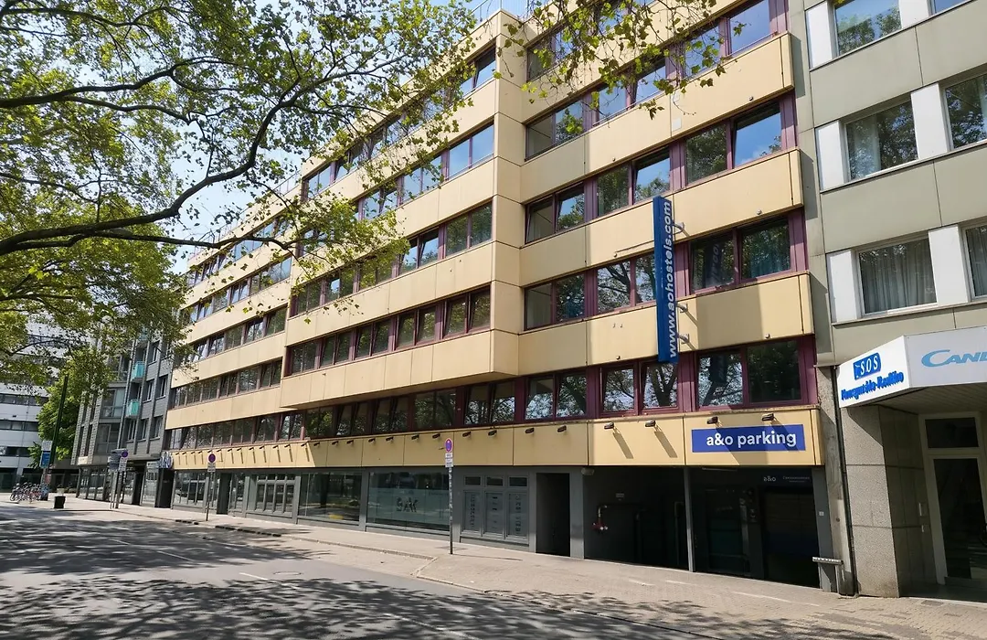 a&o Düsseldorf Hauptbahnhof-1